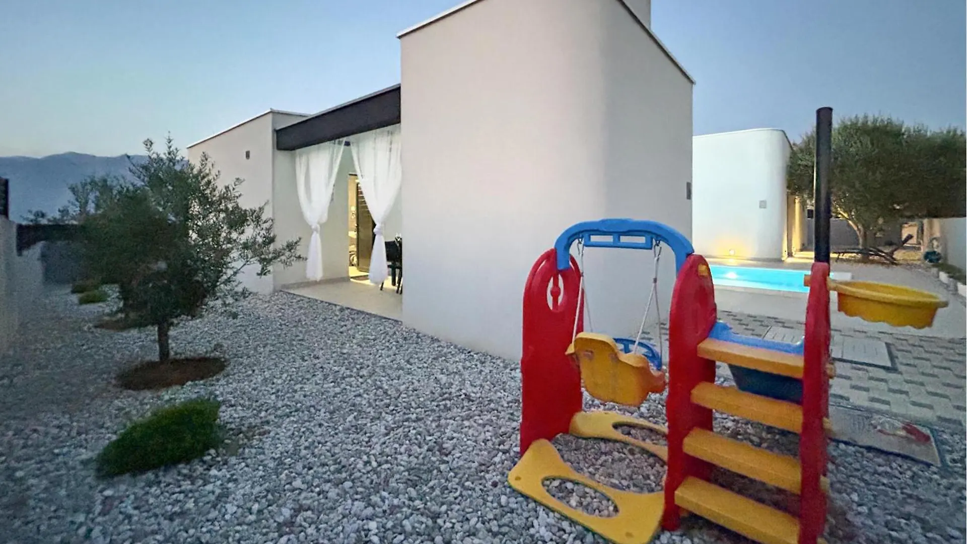 Lovely Home In Razanac With Wifi